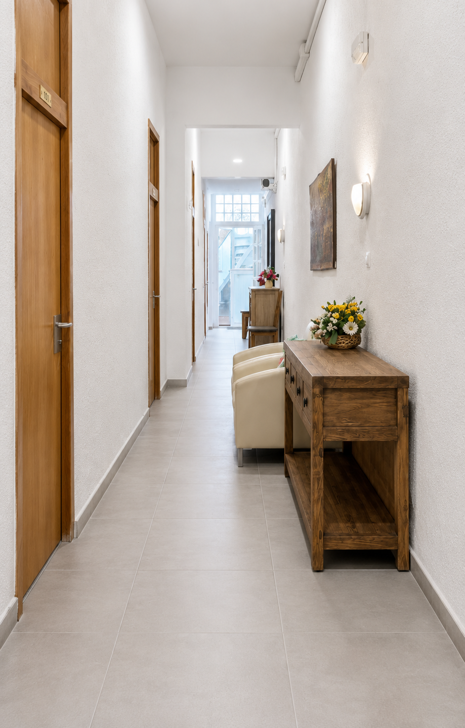 Pasillo del hostal, entrada a las habitaciones